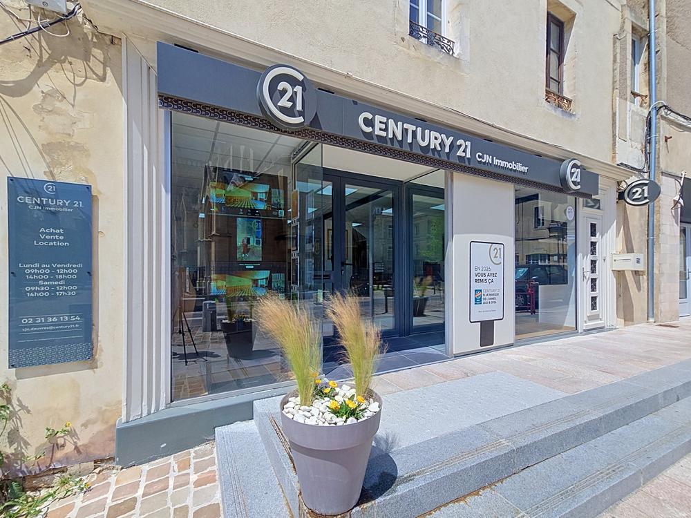l'équipe de l'agence CJN Immobilier